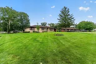 3300 Pinecrest Dr, Joliet, IL 60435 - Photo 36