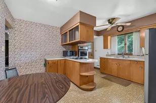 3300 Pinecrest Dr, Joliet, IL 60435 - Photo 10