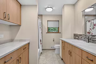 3300 Pinecrest Dr, Joliet, IL 60435 - Photo 20