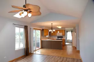 2551 Smithfield Ln, Aurora, IL 60504 - Photo 8