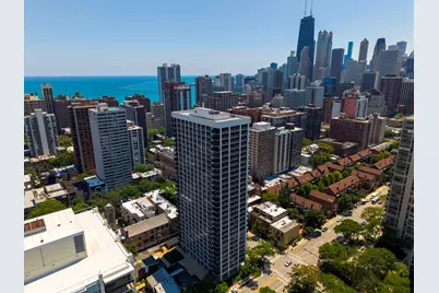 88 W Schiller Street #402, Chicago, IL 60610 - Photo 1