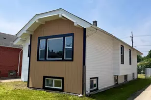 11344 S Parnell Ave, Chicago, IL 60628 - Photo 2