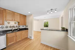 1307 Hull Ave, Westchester, IL 60154 - Photo 8