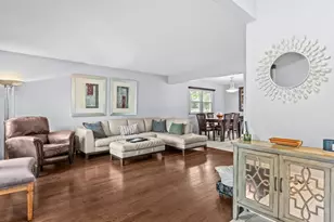 2964 Drover Ln, Darien, IL 60561 - Photo 2