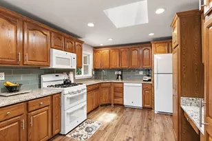101 S Cedarcrest Dr, Schaumburg, IL 60193 - Photo 12