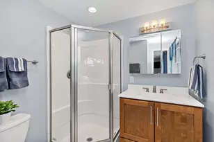 101 S Cedarcrest Dr, Schaumburg, IL 60193 - Photo 20