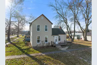 201 W Chestnut Street, Fairbury, IL 61739 - Photo 2