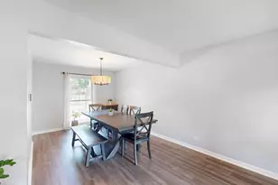 11S556 Book Rd, Naperville, IL 60564 - Photo 6