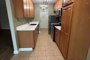 6000 Oakwood Dr, Lisle, IL 60532 - Photo 8
