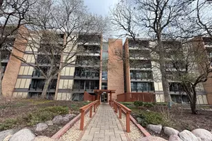 6000 Oakwood Dr, Lisle, IL 60532 - Photo 1