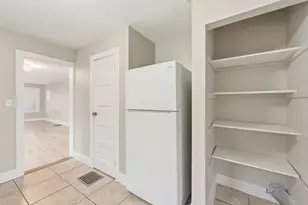 523 Batavia Ave, Aurora, IL 60506 - Photo 8