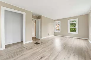 523 Batavia Ave, Aurora, IL 60506 - Photo 16