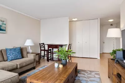 655 W Irving Park Road #4011, Chicago, IL 60613 - Photo 4