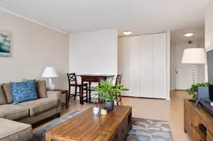 655 W Irving Park Rd, Chicago, IL 60613 - Photo 4