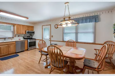 706 Greenbriar Lane, Lindenhurst, IL 60046 - Photo 4