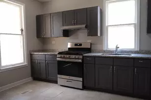 472 N Spring St, Elgin, IL 60120 - Photo 8