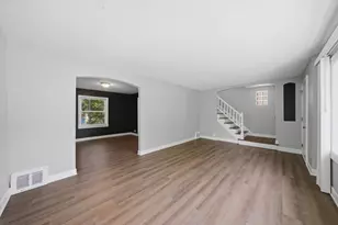 10122 S Luella Ave, Chicago, IL 60617 - Photo 6