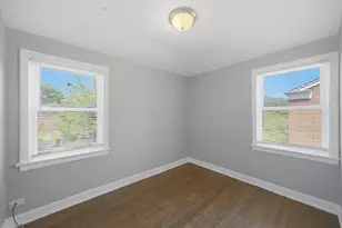 10122 S Luella Ave, Chicago, IL 60617 - Photo 14