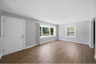 10122 S Luella Avenue, Chicago, IL 60617 - Photo 4