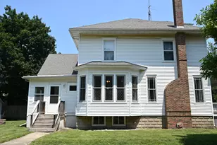 201 NE 4th St, Atlanta, IL 61723 - Photo 2