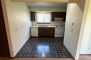 912 Pomona Dr, Champaign, IL 61822 - Photo 4
