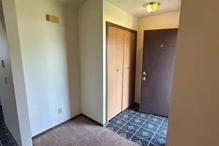 912 Pomona Dr, Champaign, IL 61822 - Photo 2