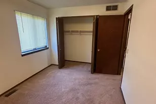 912 Pomona Dr, Champaign, IL 61822 - Photo 8
