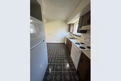 912 Pomona Drive #912, Champaign, IL 61822 - Photo 6