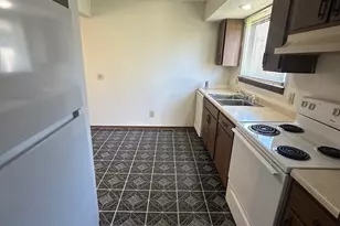 912 Pomona Dr, Champaign, IL 61822 - Photo 6