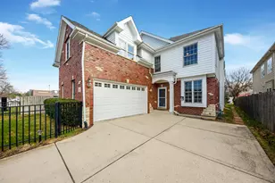 844 N Ellsworth St, Naperville, IL 60563 - Photo 2