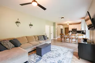 16 Crystal Ridge Dr, Crystal Lake, IL 60012 - Photo 8