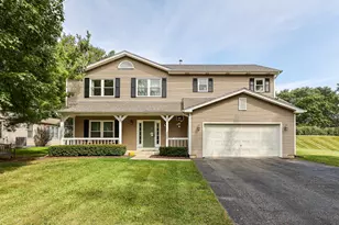 16 Crystal Ridge Dr, Crystal Lake, IL 60012 - Photo 1