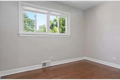 8156 Knox Avenue, Skokie, IL 60076 - Photo 10