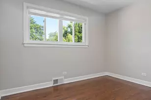 8156 Knox Ave, Skokie, IL 60076 - Photo 10