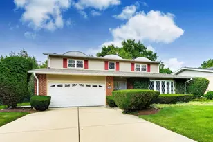 1207 W Thomas St, Arlington Heights, IL 60004 - Photo 1