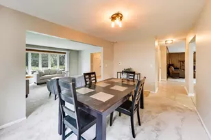 1207 W Thomas St, Arlington Heights, IL 60004 - Photo 6