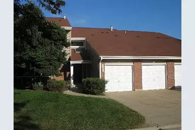 995 S Pinetree Circle #995, Buffalo Grove, IL 60089 - Photo 1