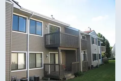 995 S Pinetree Circle #995, Buffalo Grove, IL 60089 - Photo 2
