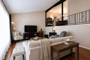 208 Sumac Ln, Schaumburg, IL 60193 - Photo 4