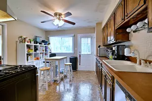 208 Sumac Ln, Schaumburg, IL 60193 - Photo 8