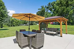 37W384 Ronsu Ln, Saint Charles, IL 60175 - Photo 32