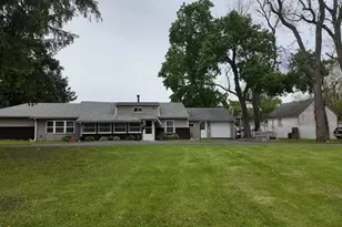 221 Central Ave, Genoa, IL 60135 - Photo 38