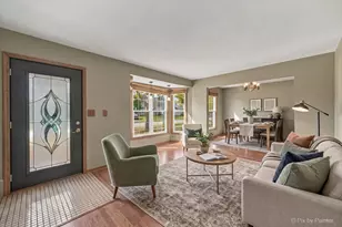 1253 Evergreen Dr, Carol Stream, IL 60188 - Photo 2