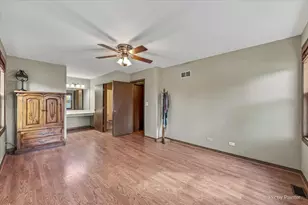 1253 Evergreen Dr, Carol Stream, IL 60188 - Photo 8
