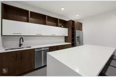 1322 W Walton Street, Chicago, IL 60642 - Photo 12