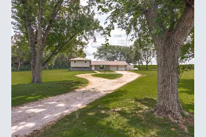 15795 E 2550 North Road, Hudson, IL 61748 - Photo 2