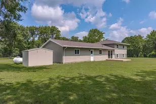 15795 E 2550 North Rd, Hudson, IL 61748 - Photo 6
