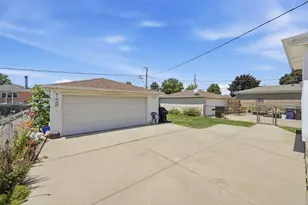4916 N Ridgewood Ave, Norridge, IL 60706 - Photo 22