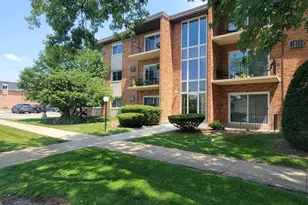 9721 S Keeler Ave, Oak Lawn, IL 60453 - Photo 2