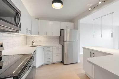 3930 N Pine Grove Avenue #909, Chicago, IL 60613 - Photo 8